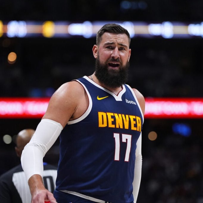 掘金队伤完了...... 