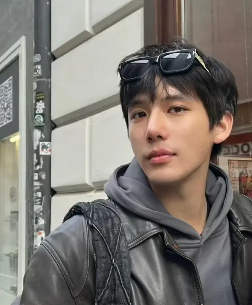 王安宇 我只是半夜的林黛玉。王安宇的“我只是半夜的林黛玉”是其青年时期...