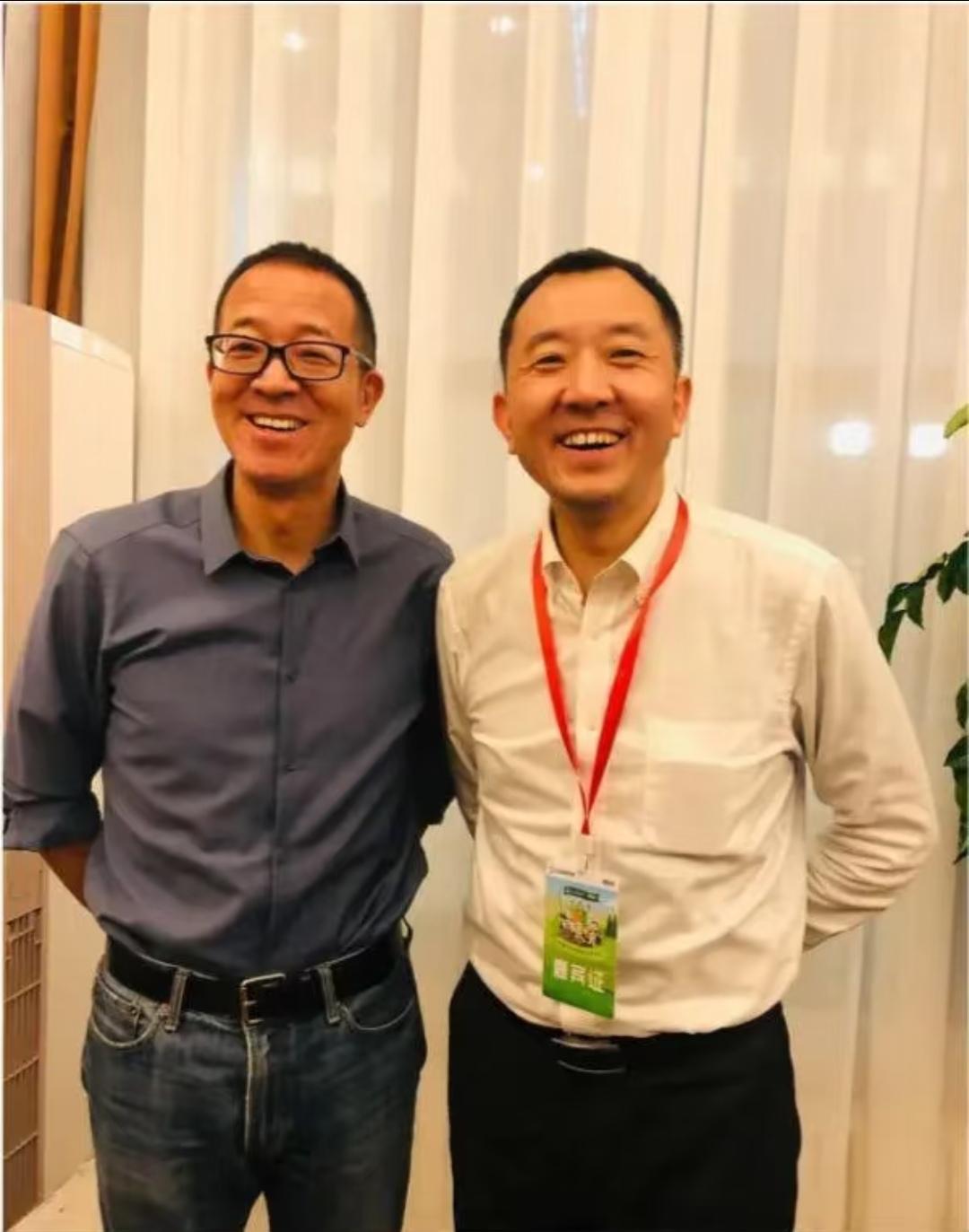 2026年初，一条消息令人注目：俞敏洪以百万年薪，请动了曾经的“网红书记”陈行甲