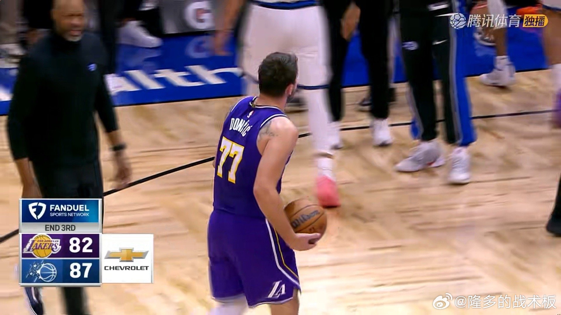 湖人82-87落后魔术，非常艰难的一场湖人vs魔术