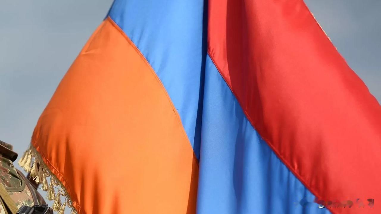 争夺后苏联空间：南高加索国家亚美尼亚和东欧国家摩尔多瓦倒向欧盟 

¬ 俄副总理