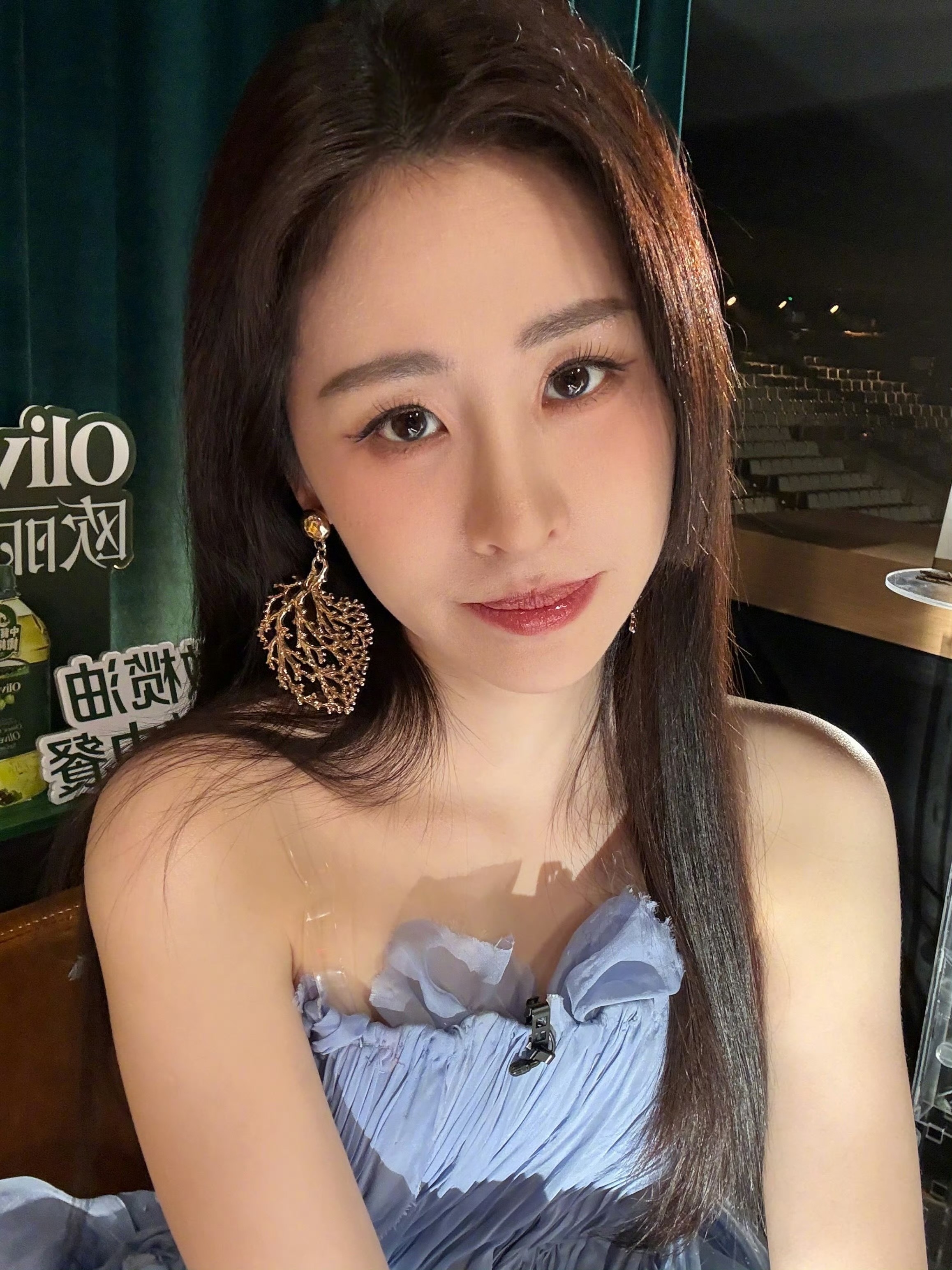 张碧晨弃赛声明 不知道这个热搜是何意味哦没看懂“行程冲突”四个字吗 