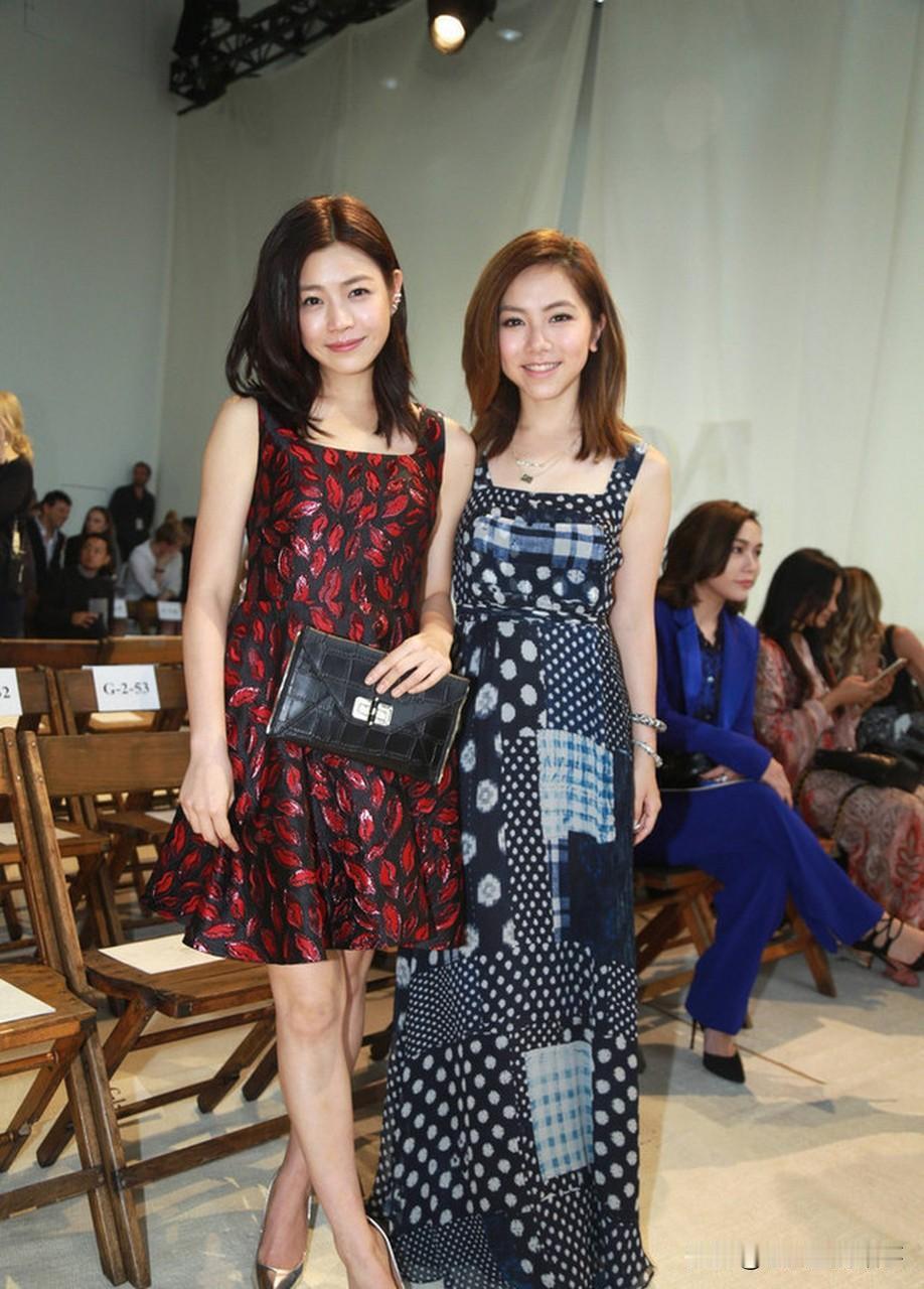 陈妍希少女感爆棚和她合照的是谁？很眼熟就是想不起来了