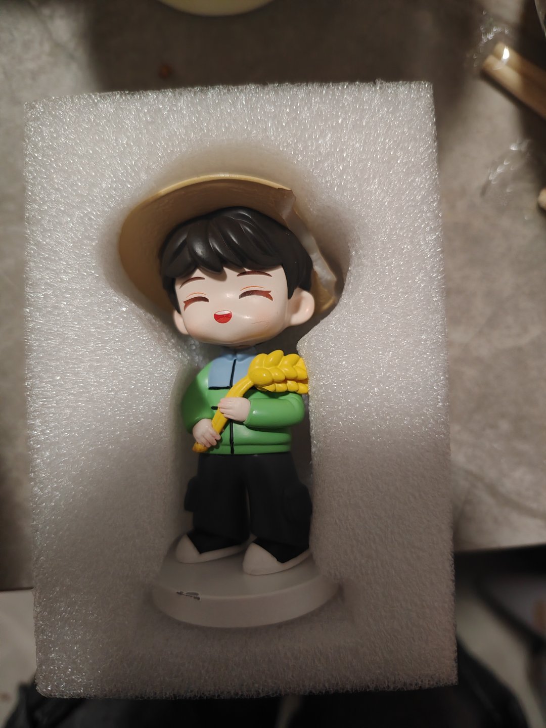 对不起我拿出来没拿稳摔坏了你的草帽