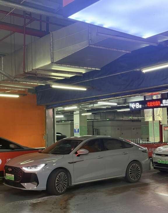 千万别在合肥站打车
等25分钟都没到，网约车上车处特小特挤，而且没有空调，一会就