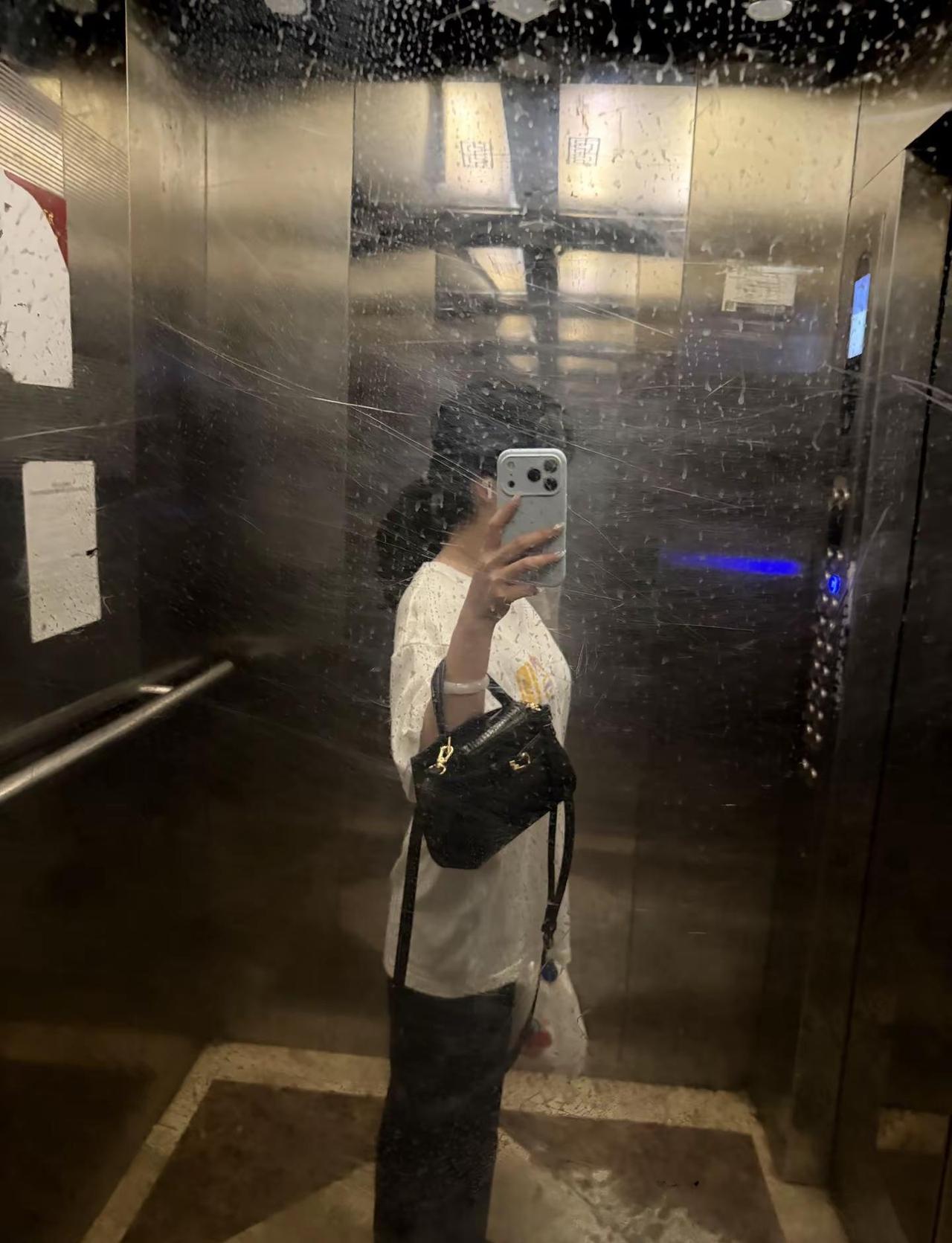 只有假期和下班才觉得配得上我穿漂亮衣服 日常分享 反差 ootd穿搭 分享照片