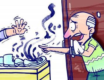 遇到往走廊放鞋的邻居怎么办？
生活中最讨厌这样的邻居，他们把自家的臭鞋放到走廊里