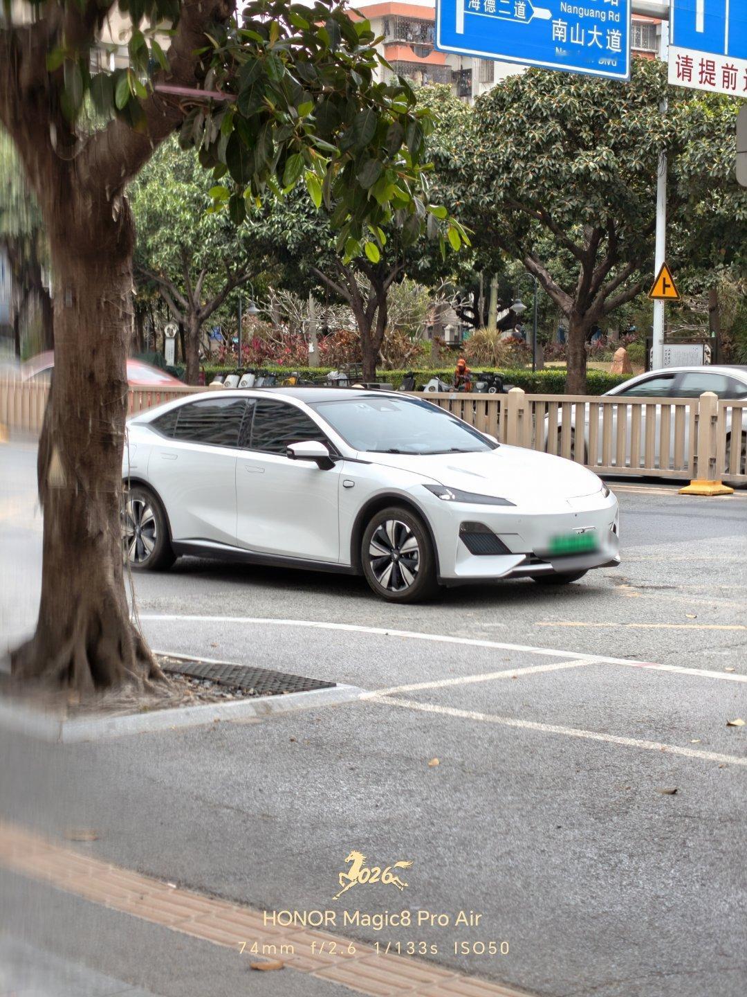 打到一辆深蓝SL03这还是第一次打到深蓝的网约车科技数码数码资讯