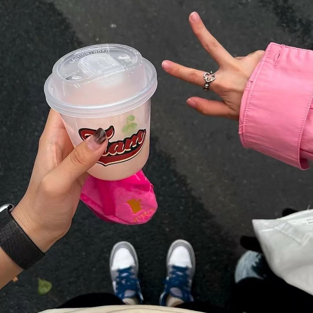 𝕤𝕙𝕒𝕣𝕖🤍我除了你以外没人陪不是很正常吗 我又不会和不喜欢的人说暧