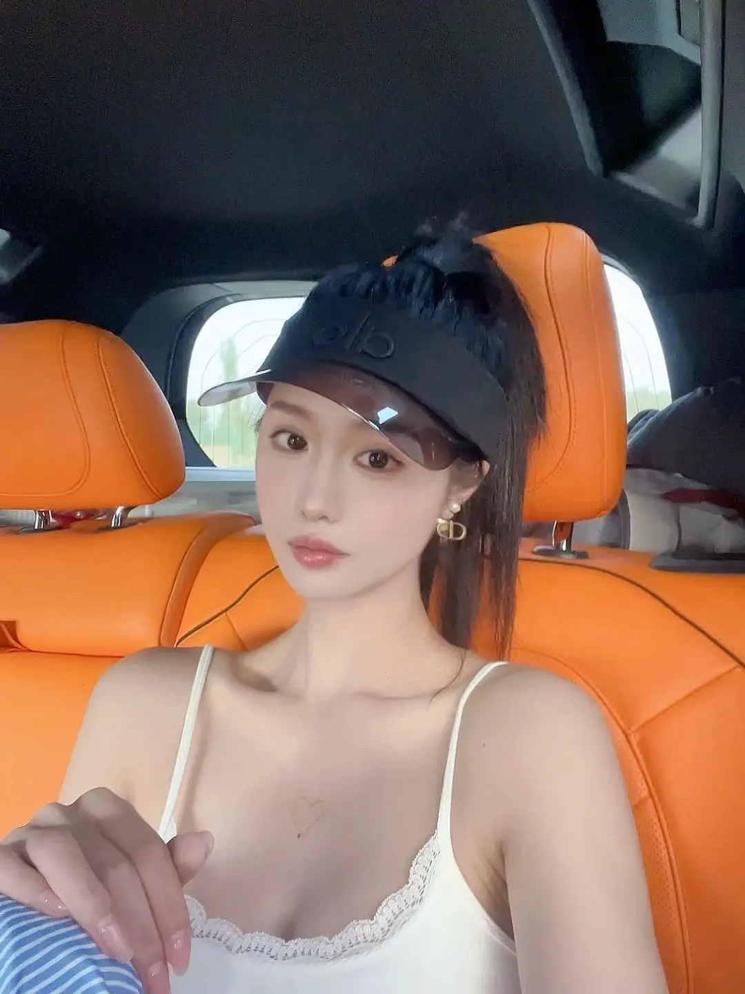 她说难过的眼睛像柏林的一场雾
