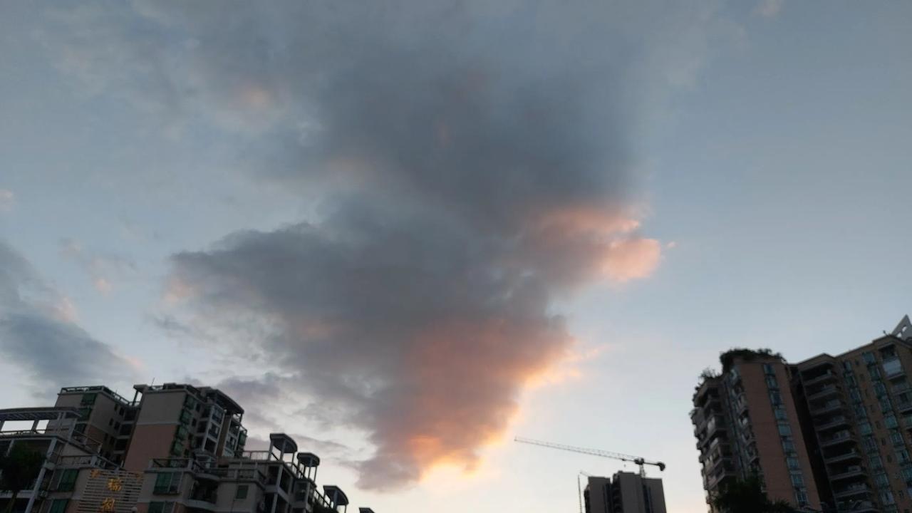 #秋季景色大pk#火烧云依然是一种奇景[赞][呲牙]