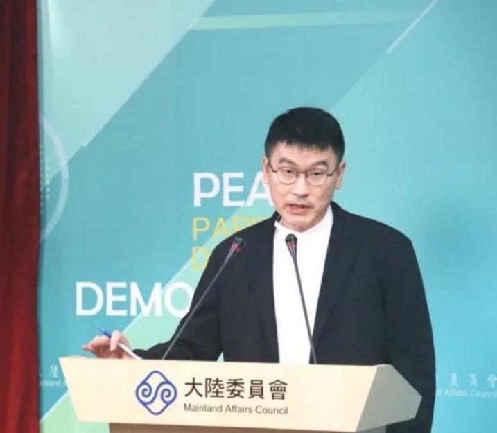 大陆新规还没落地，台陆委会先急着问了一件事：台湾人会不会也按“中国人”来管？

