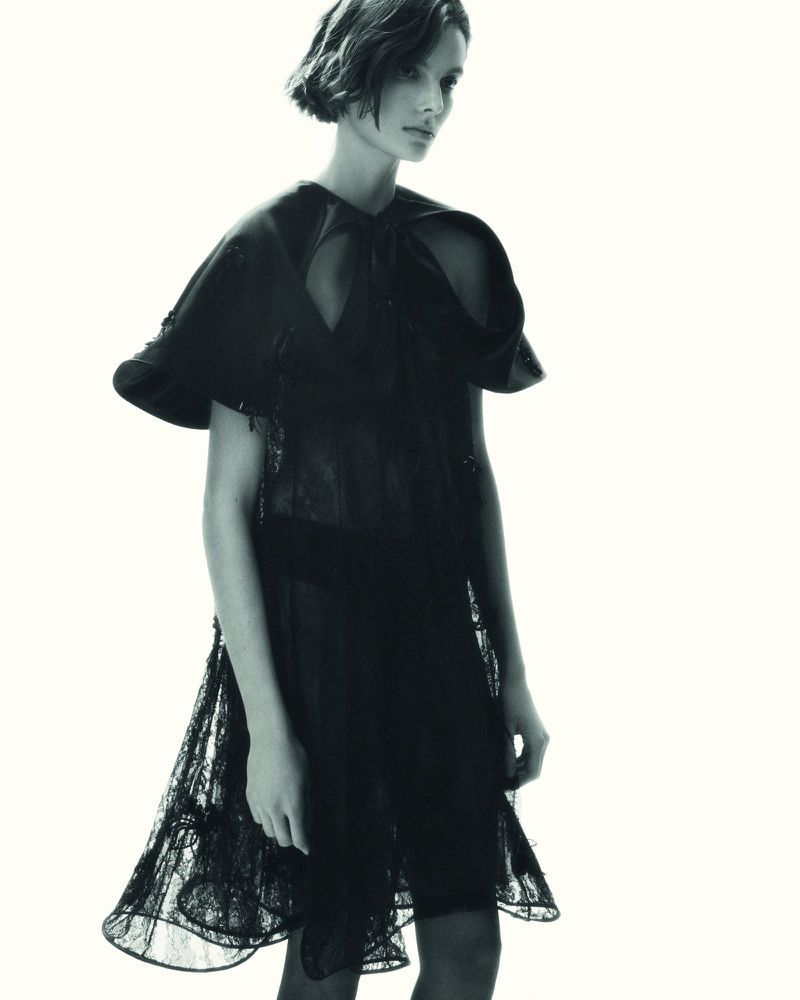 模特模特Ana Clara Falconi、Neo Gregori出镜《Wall