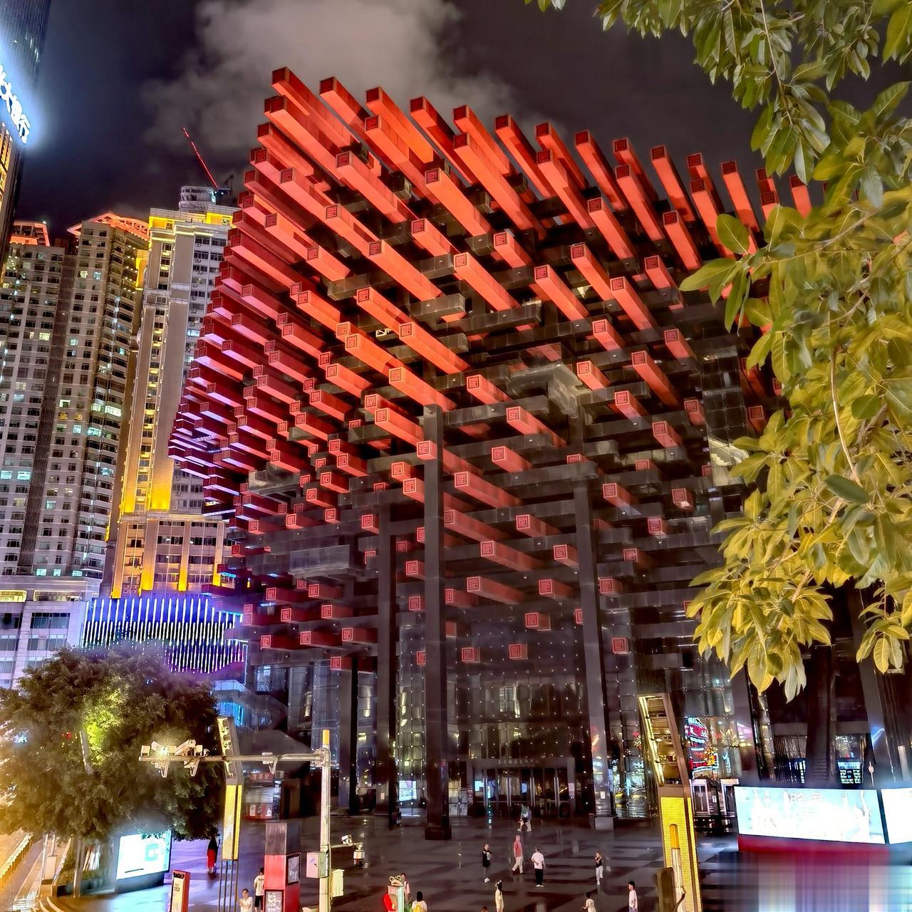这些照片还不能诠释这座立体的城市，她比我七年前来过的还要崭新，还要美丽。这里空气
