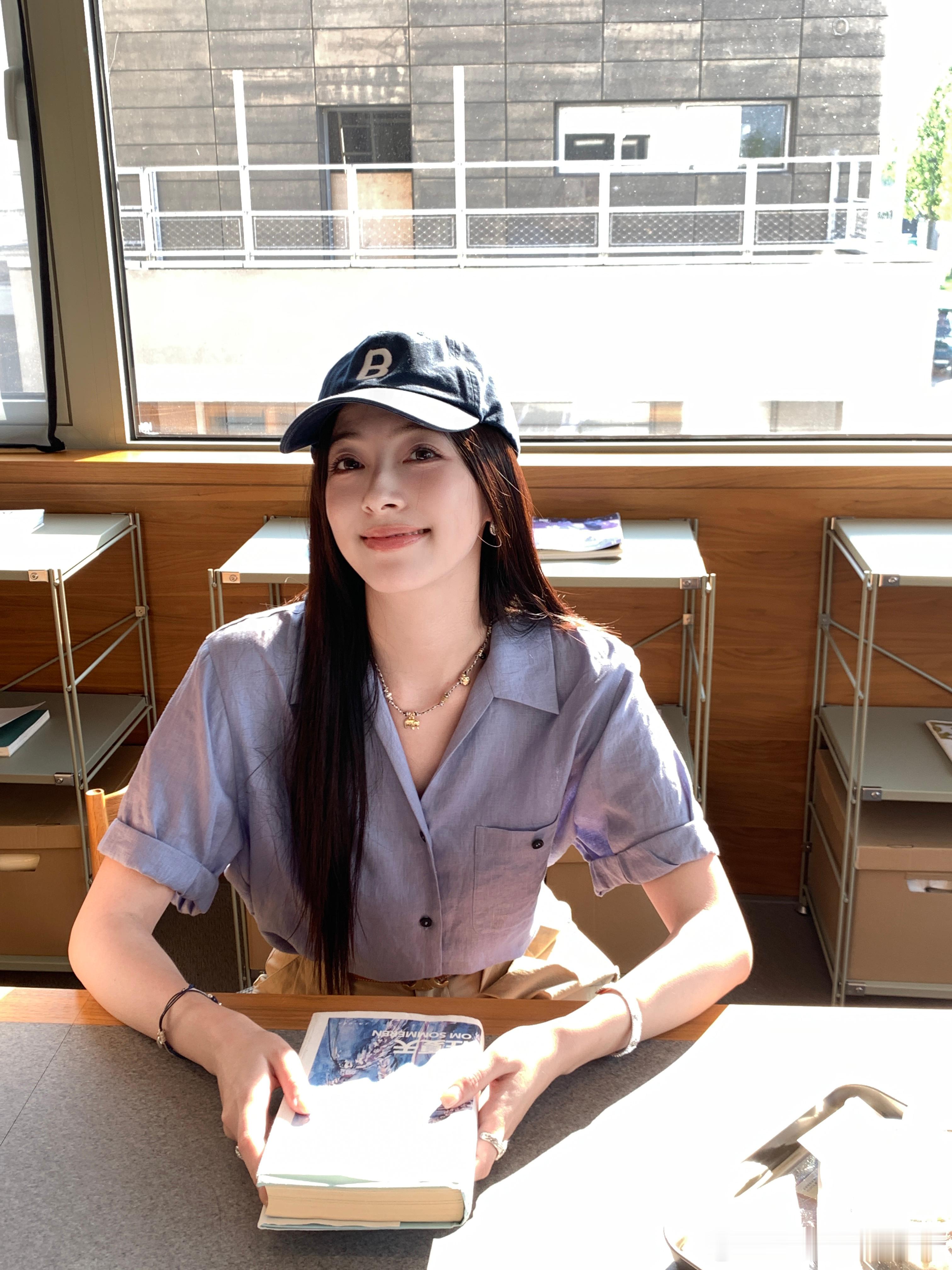 📖“咖啡馆比其他河流更慢”🐋来一组清新文艺的“蓝”吧～评论300请3位姐妹喝