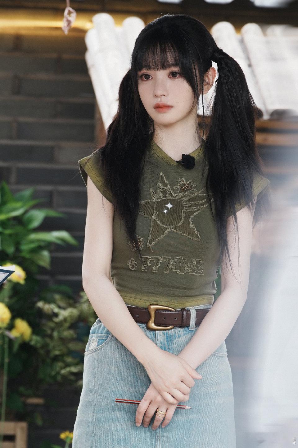 #眼泪汪汪的田曦薇#眼泪汪汪💧的家薇看得人好心疼🥺无袖双马尾好元气啊[羞嗒嗒