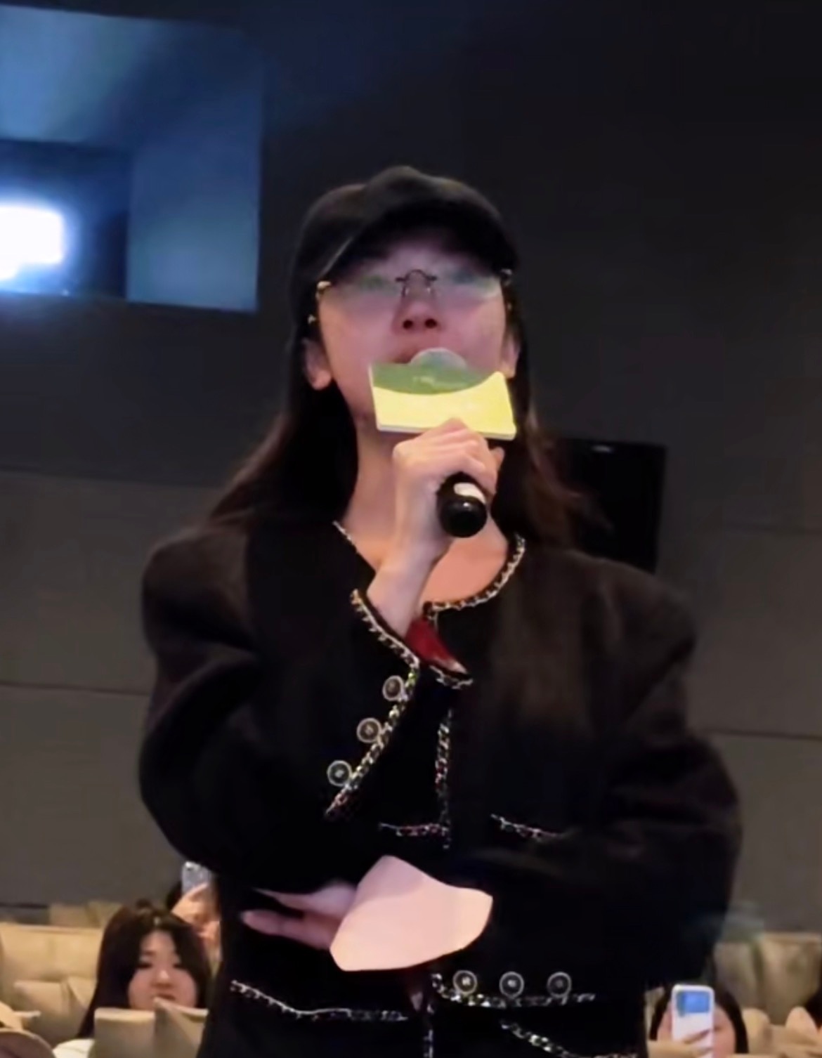 易梦玲因害怕外婆离开爆哭易梦玲为见病重外婆通宵未眠怎么她哭起来也这么好看呢？🥺