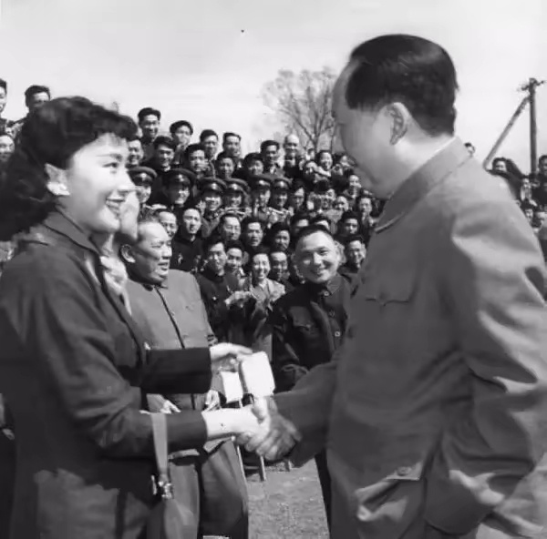 1952年香港票房最高的10部影片，左派三家公司“长城”、“龙马”、“大光明”占