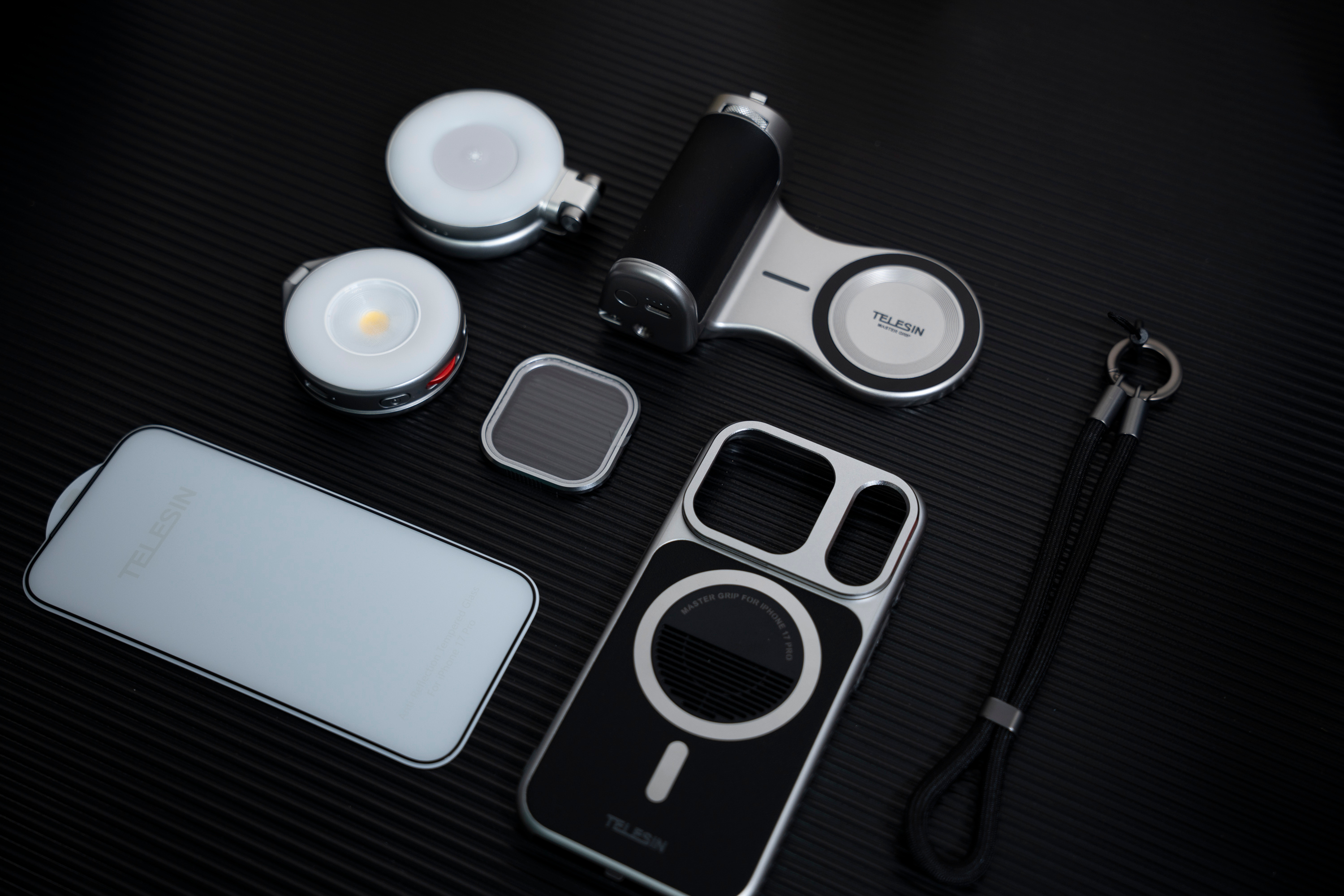 这可真是好东西，「泰迅大师影像套装」不愧是进驻Apple零售渠道的产品，质感做工