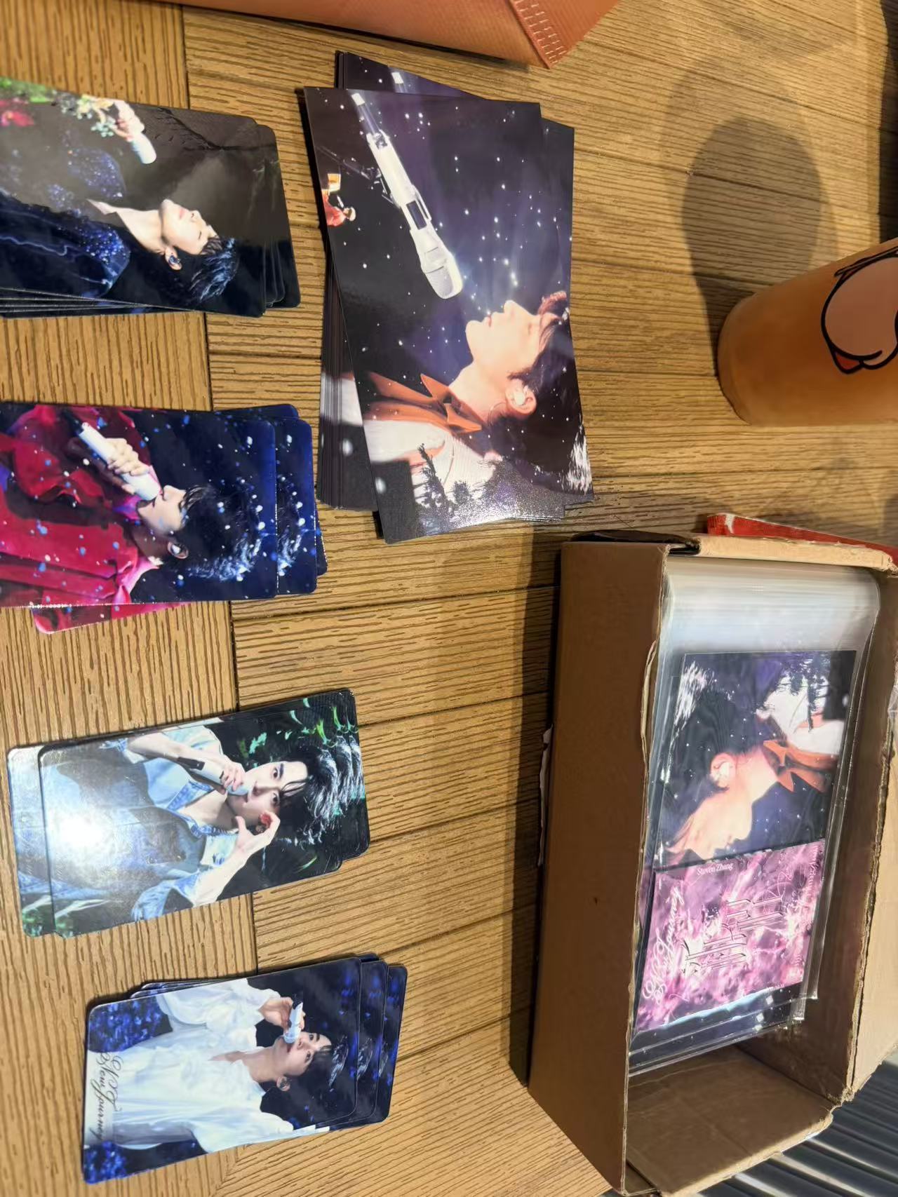 张新成[超话] 在必胜客发这个。可以来领。 ​​​