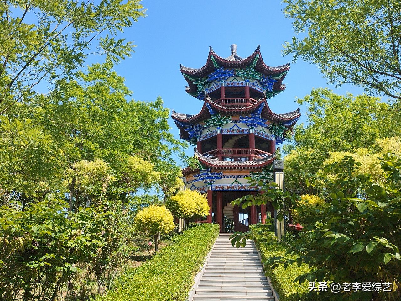 今天带家人逛家乡东部景区，这体验简直绝了！以前咋就没发现身边藏着这么个宝藏地呢。