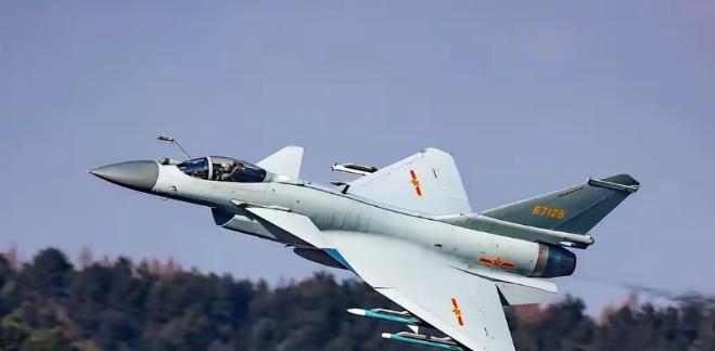 很多人以为不卖歼-10CE给朝鲜是怕得罪西方。错了！真相是，这架四代半战机如果真