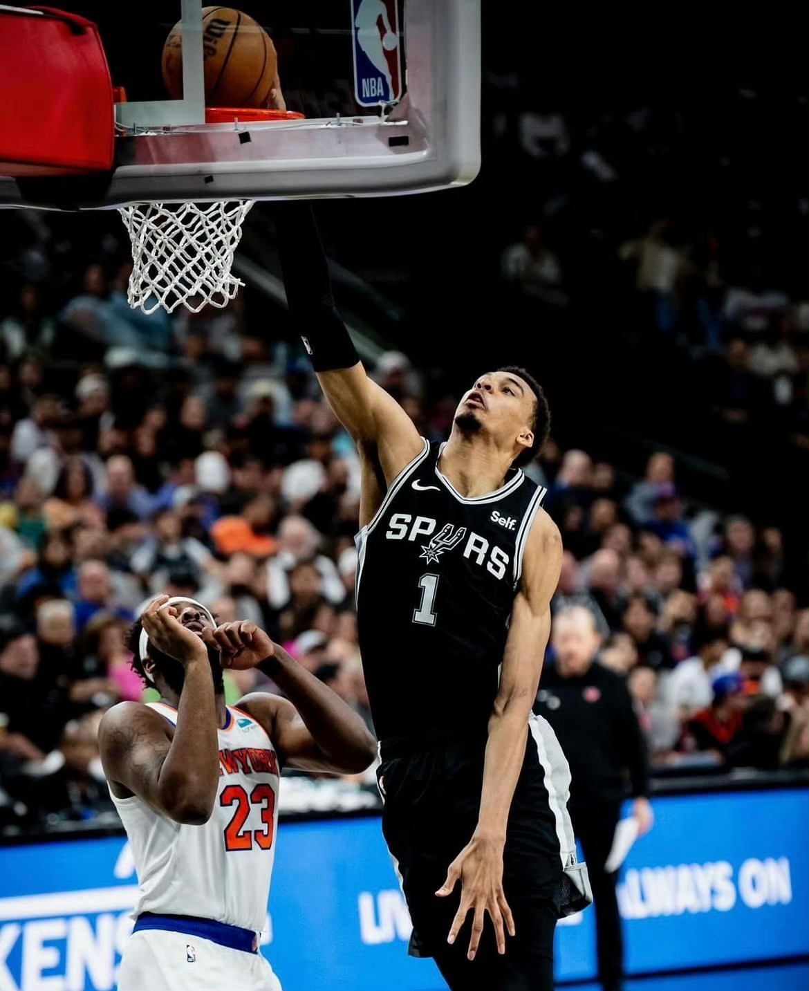 ⬜️ 比赛预告//GoSpursGo ⬛️⏰ 时间:明天01点（客场 圣诞大战?