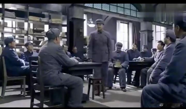 国民党高级将领王耀武，乃是王牌74军的统帅。于战俘改造所里，在得知中国人民志愿军