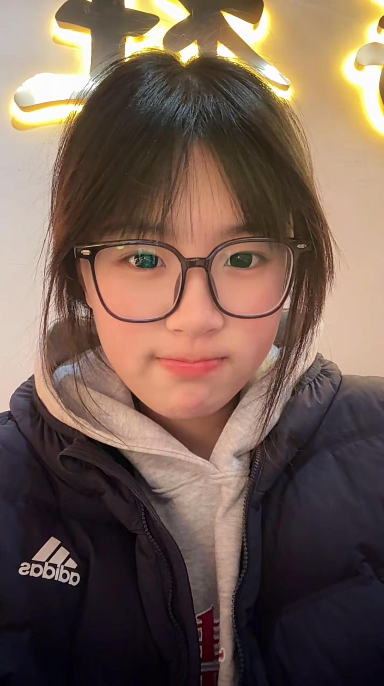 你又爱美 又爱做自己 脸又圆   还熬夜 算了 你好可爱 我爱你