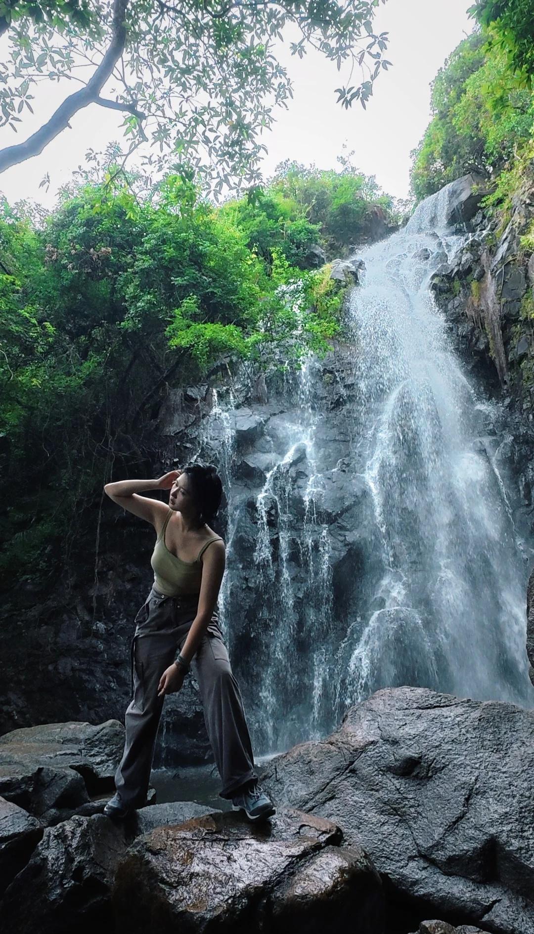 深圳秋日顶流！马峦山瀑布才是真·治愈神地
谁再说深圳没有秋天？去马峦山瀑布走一圈