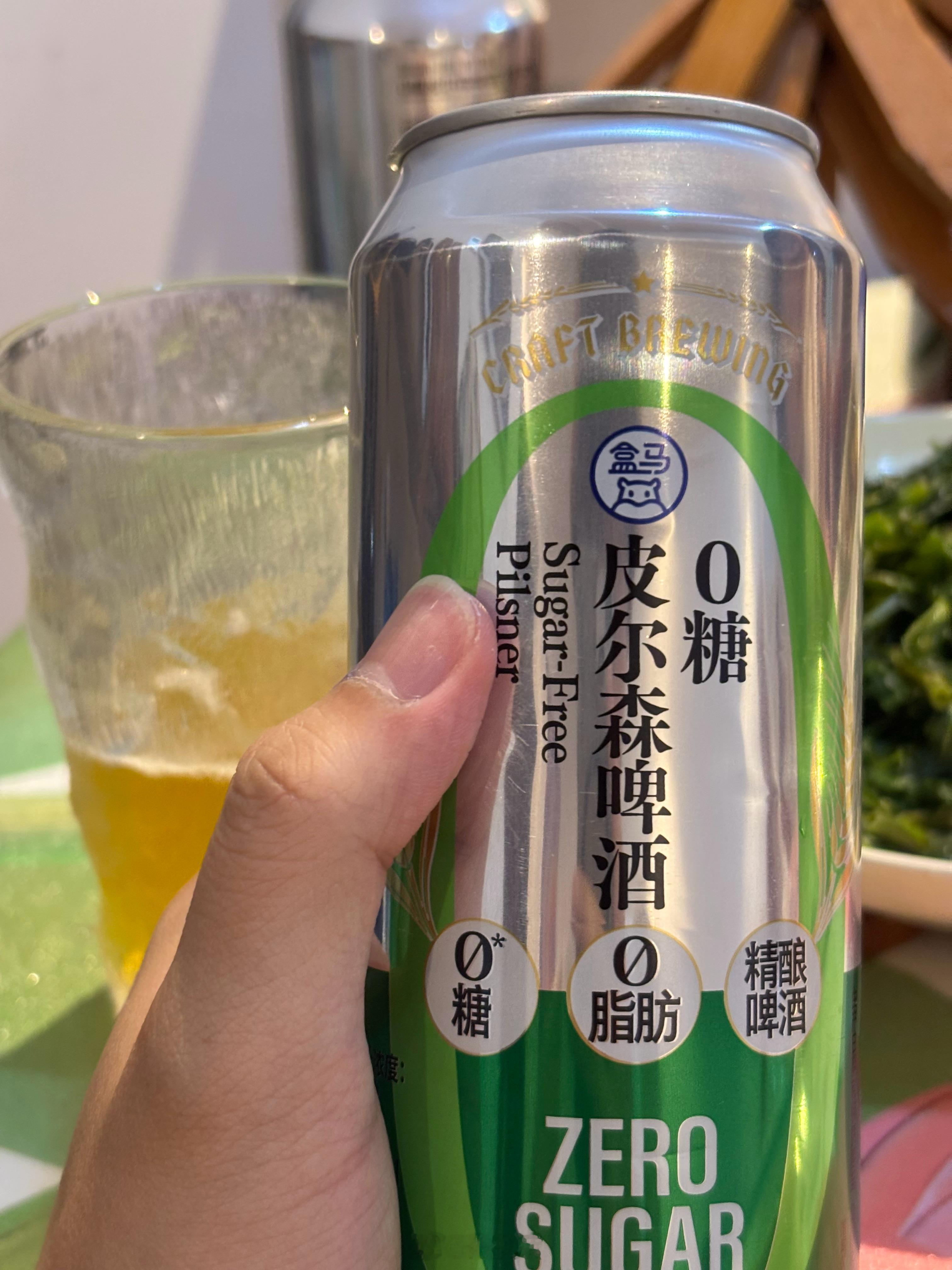 盒马这个0糖皮尔森我直接给个夯！5度的酒精度，原麦浓度12.0，甚至钠含量都低得