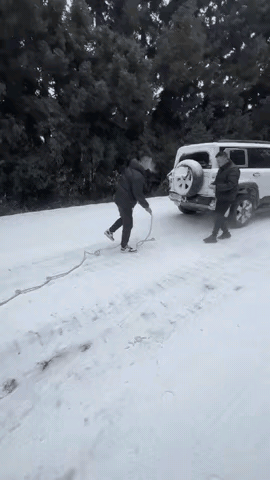 高估人的能力，轻视自然的威力，往往会遭到反噬。这样的教训，过去现在将来一直都会存