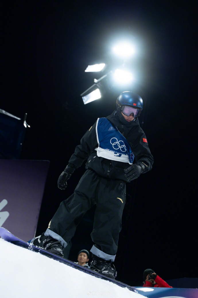 苏翊鸣出战单板滑雪世界杯瑞士站苏翊鸣米兰冬奥后首秀 苏翊鸣今日迎来米兰冬奥后首秀