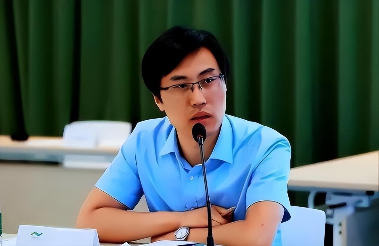 大陆留美学者赵通向美献计，手把手地教美国如何瓦解大陆统一台湾的共识。
清华大学物