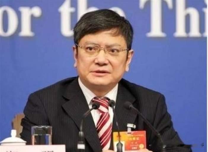 教育部发声了！将英语“移出”高考，撤掉其主科地位？教育部曾回应直截了当！不曾想，