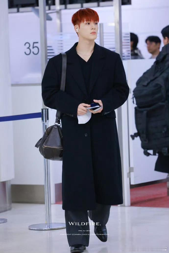 我那全能的六边形战士李帝努，他又带着他的魅力回来going我了，衣品太好了，随手