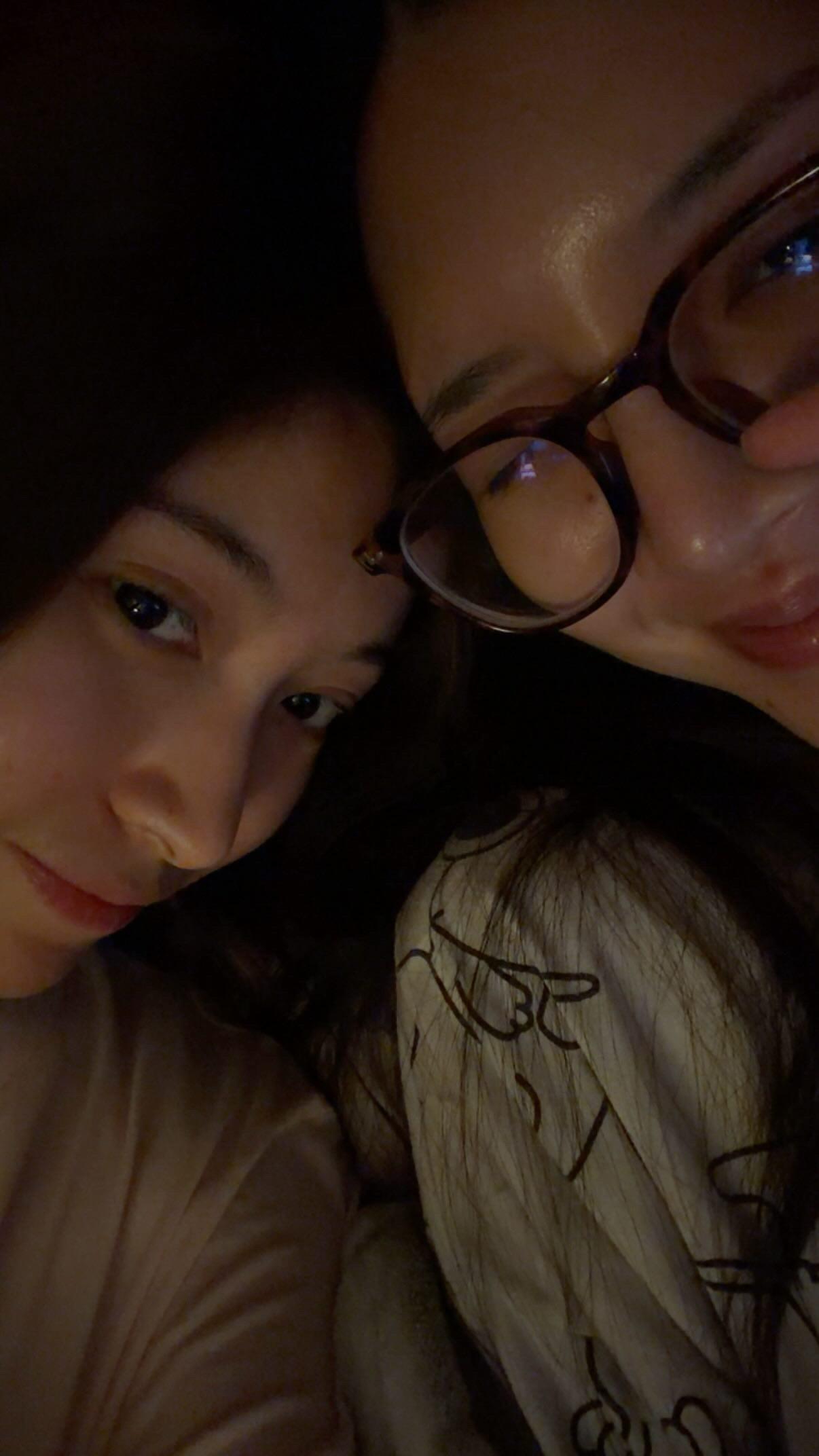 nookalex  goodnight😳睡的比我还晚实在是没看见nookale