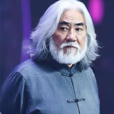张纪中估计要害怕了不因为别的就因为他已经75岁了，他看到身边的朋友们一个个的离他