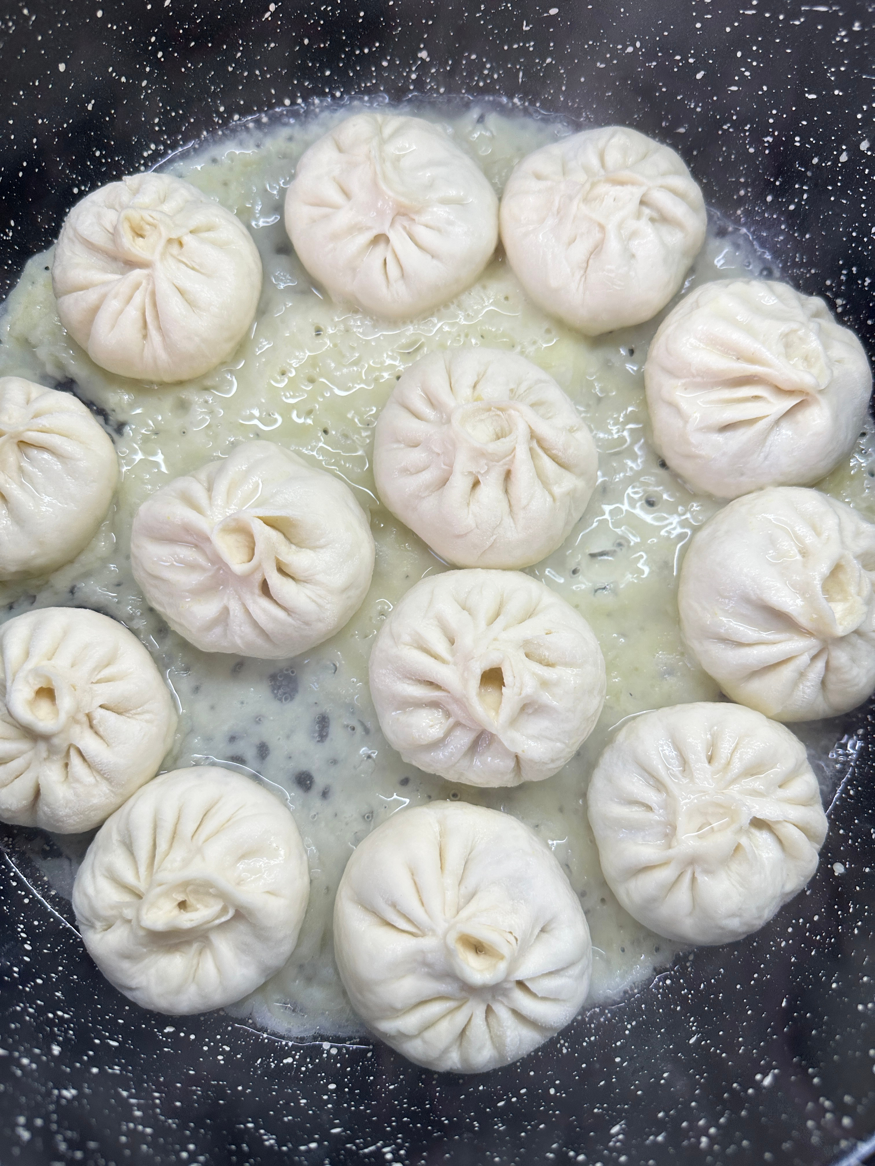 隔夜菜不是指放了一夜的菜很多人都搞错了，隔夜菜根本不是指放了一晚上的菜。判断标准