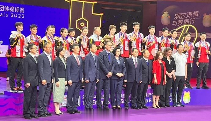 中国羽毛球协会主席张军“3个关键词”总结国羽2023赛季：
1、【逆转】说起逆转