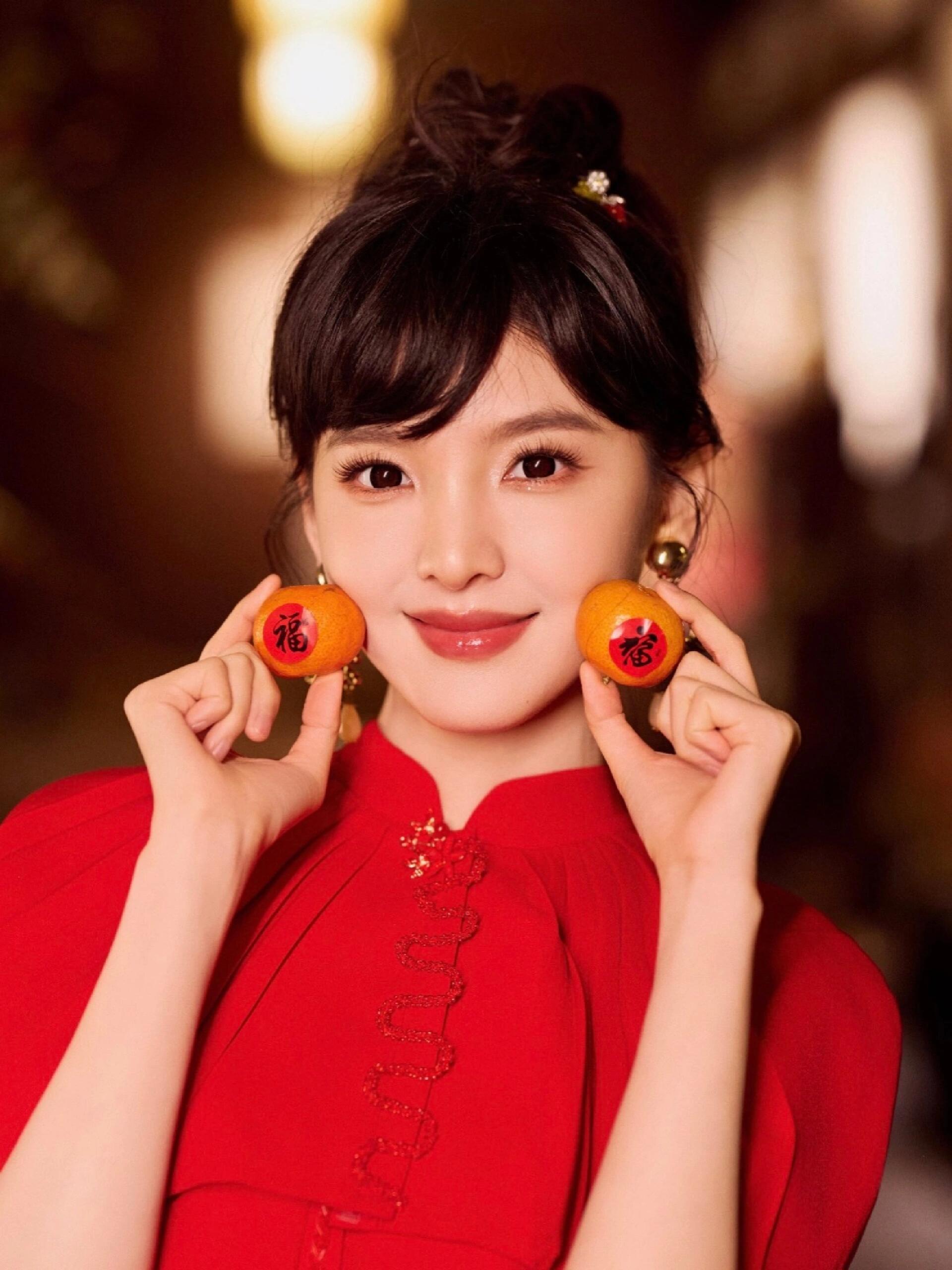 章若楠的新发型好萌 