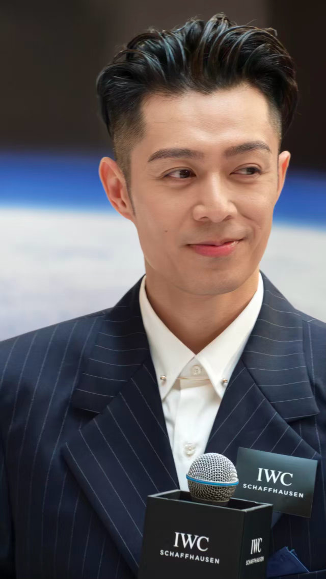 周柏豪波斯造型和迪丽热巴撞脸国乐无双别拦我，我要把这个视频甩给所有说男生不适合异