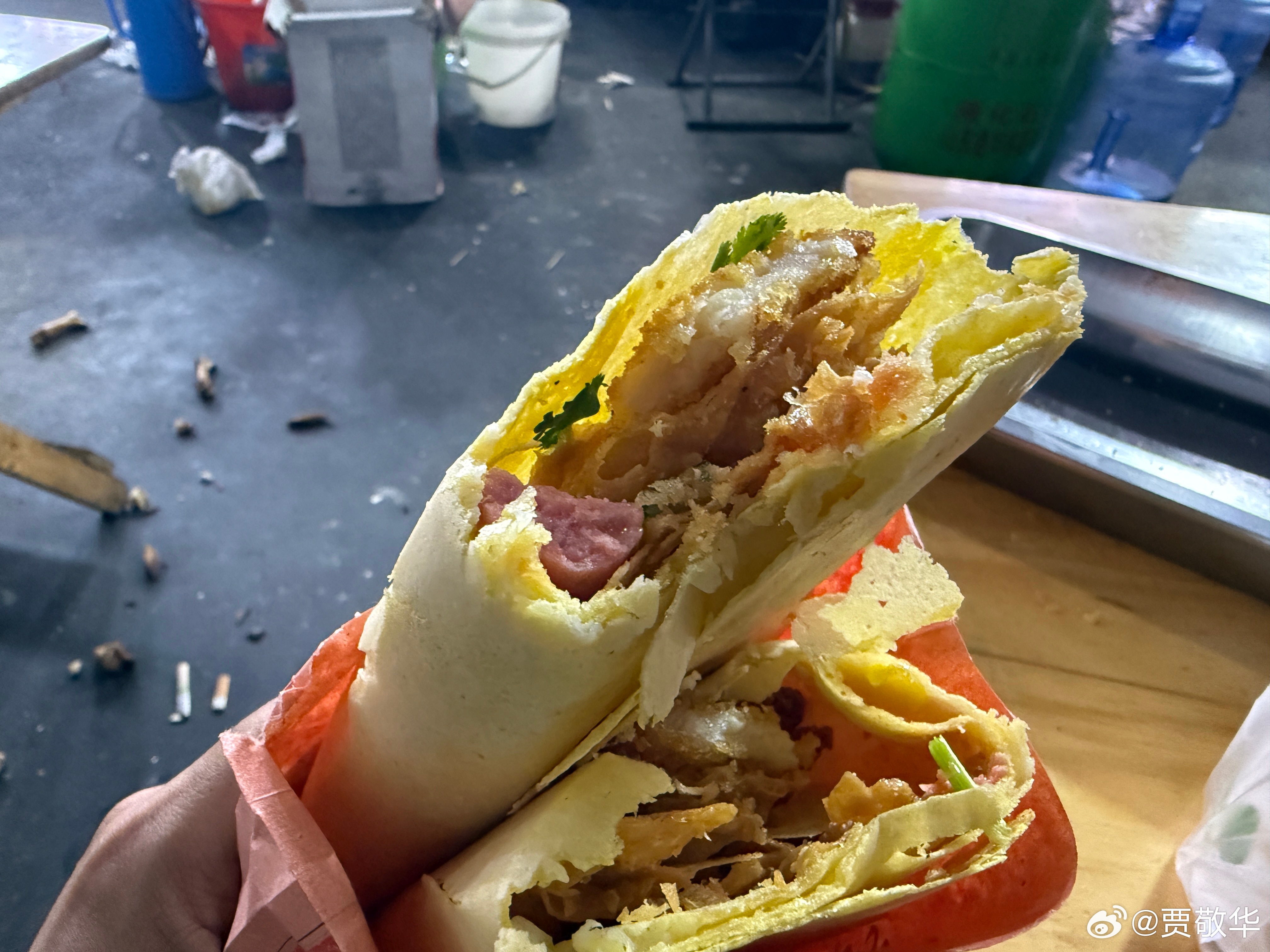 #每天早起打卡# 忽然想吃煎饼果子，不知道哪里有卖的。起床，干饭去。 