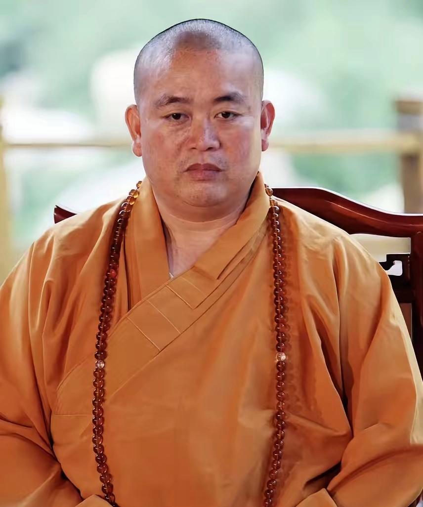 释永信最严重的问题，根本不在于那1.31亿的巨款。

比起钱财，真正让人感到恐惧