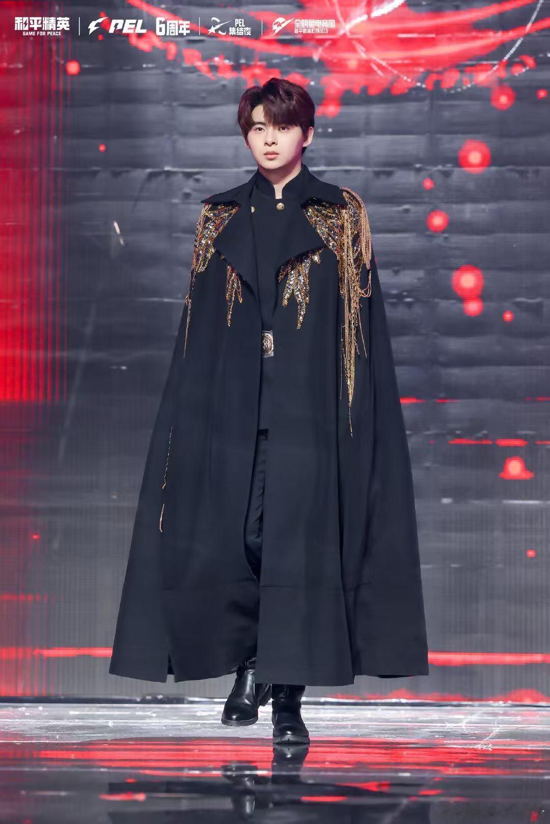 PEL集结夜权威穿搭大赏 PEL集结夜返图来了，哥几个自从拍完短剧都很有信念感，