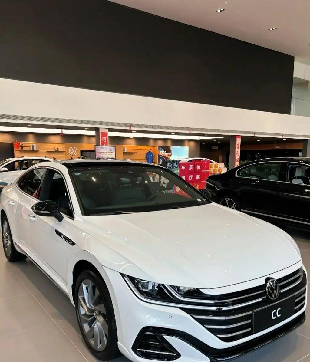 最美轿跑，大众cc豪华轿车体验 始于颜值，忠于性能！大众CC，无框车门搭配性感掀