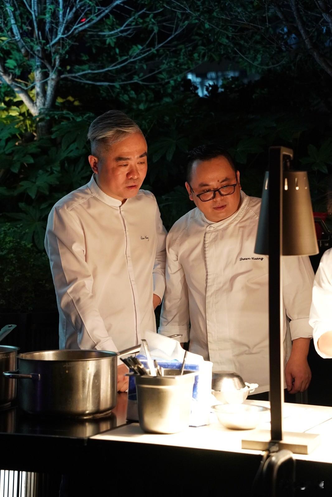 果然吃螃蟹这事还得看江苏。
今年秋天的第一口大闸蟹，开局王炸！南京河西安达仕酒店