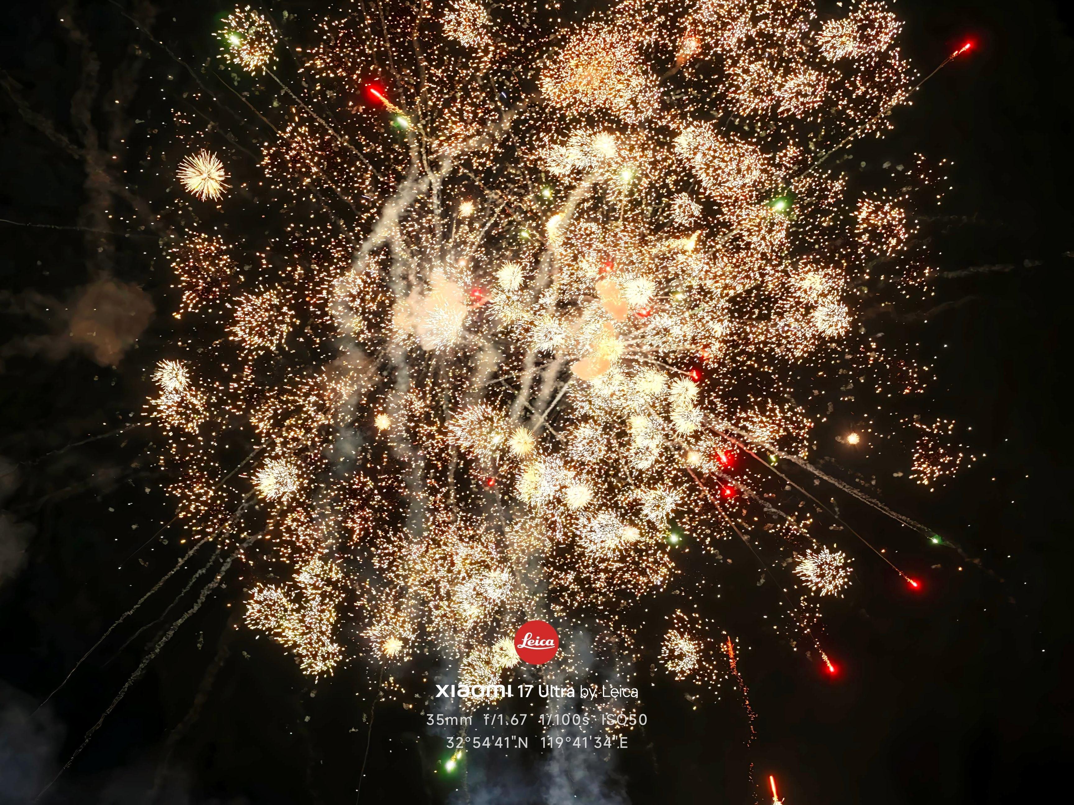 小米17 Ultra这个烟花模式真好用，没有基础的人直接拿着手机乱按都能出片，太