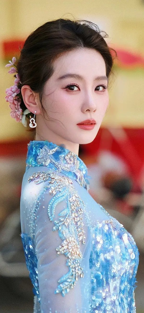 🍑一姐今日越南文化交流，能代表东方美吗？ 