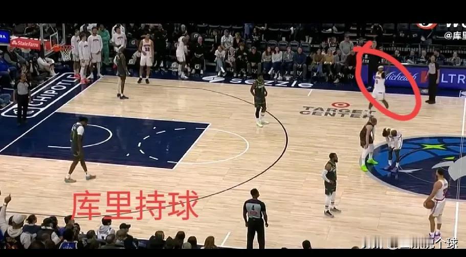 库里应该是NBA现役唯一一个不在意数据的球星，没有之一。

昨天勇士对阵森林狼，